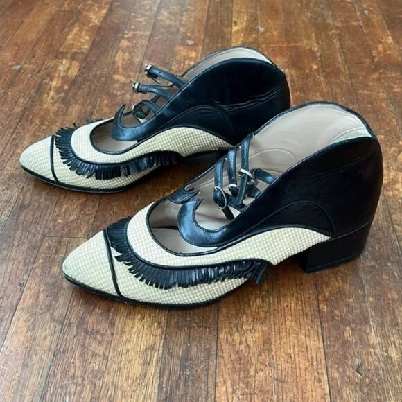 RARE Paula Cademartori | Heeled Leather Sandal with Buckles and Fringe - Picture 6 of 8